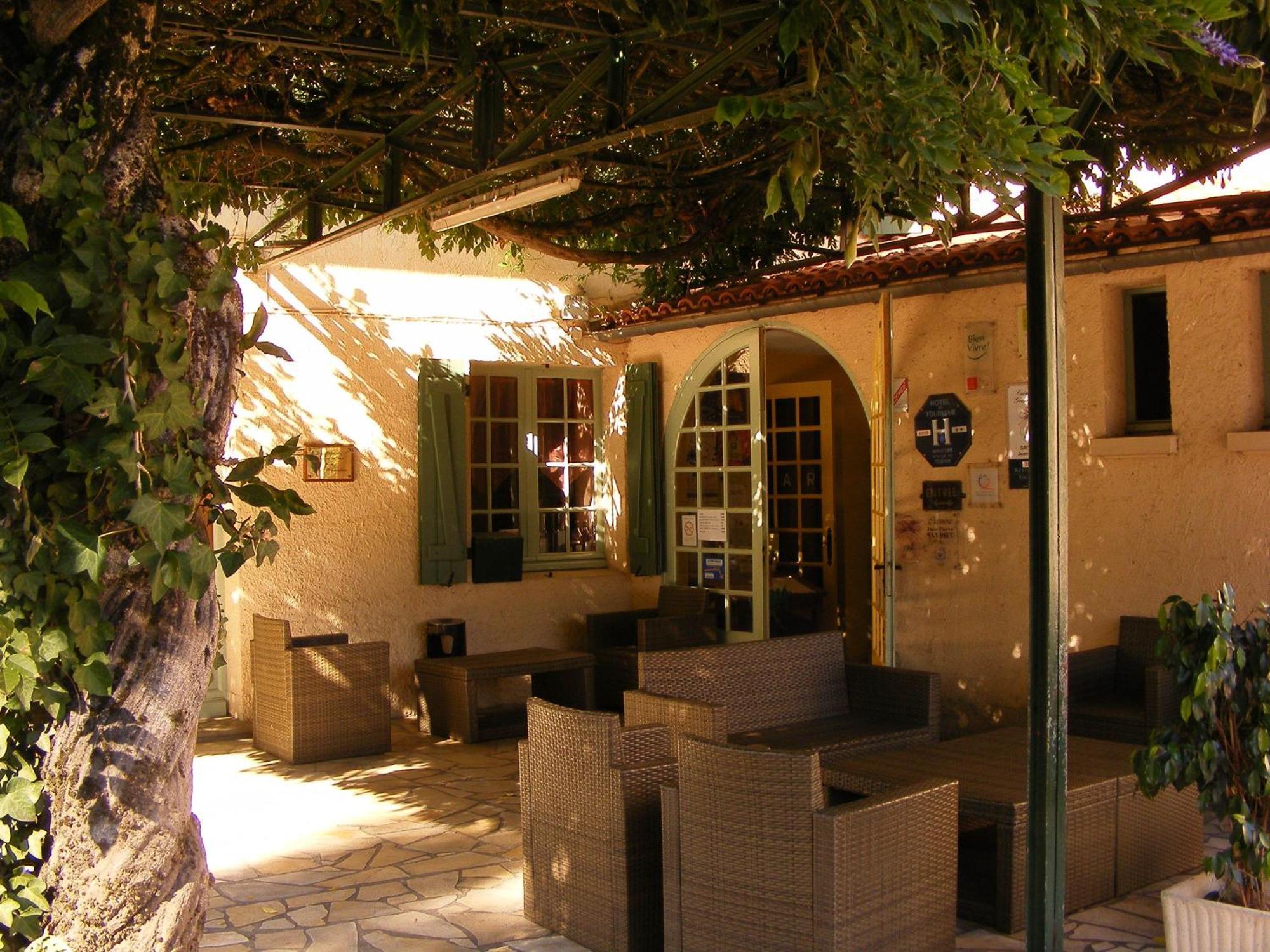 Logis Hotel Restaurant Du Pont Ambialet Eksteriør billede