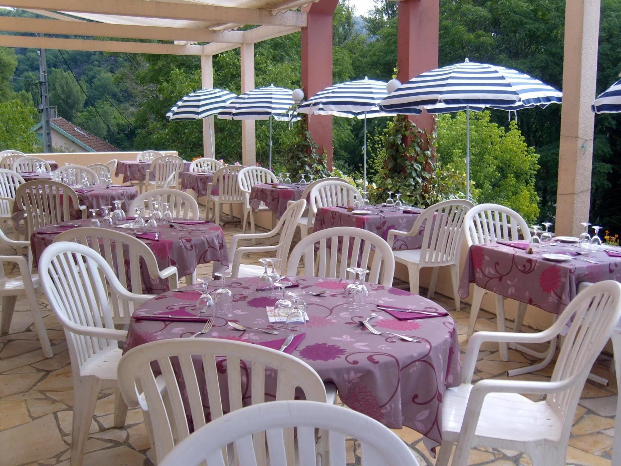 Logis Hotel Restaurant Du Pont Ambialet Eksteriør billede
